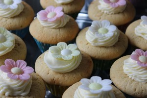 Read more about the article Orange Blossom Cupcakes
