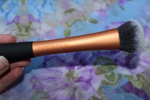 Read more about the article Real Techniques Expert Face Brush
