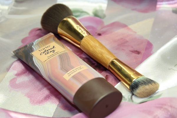 Read more about the article Tarte Foundcealer Review