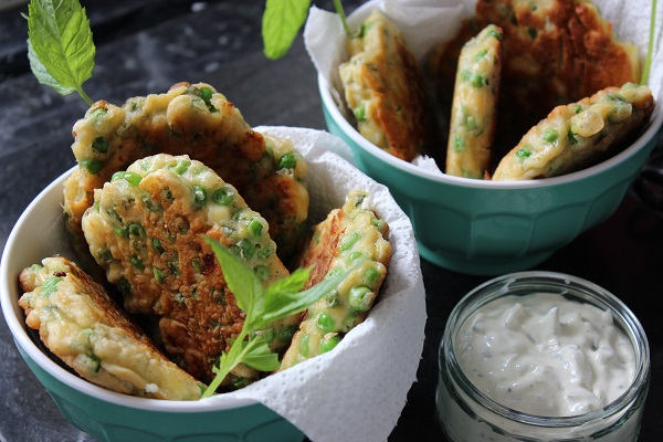 You are currently viewing Pea Mint Feta Fritters