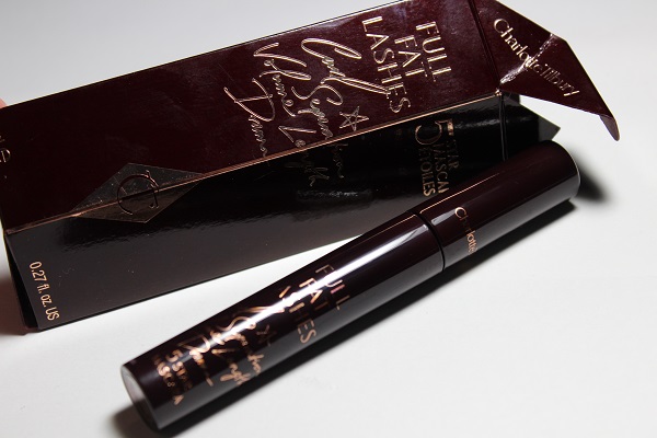 Read more about the article Charlotte Tilbury Full Fat Lashes Mascara